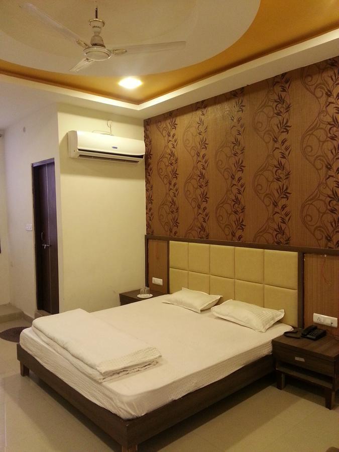 Sanskar Upvan Bhopal Exteriör bild